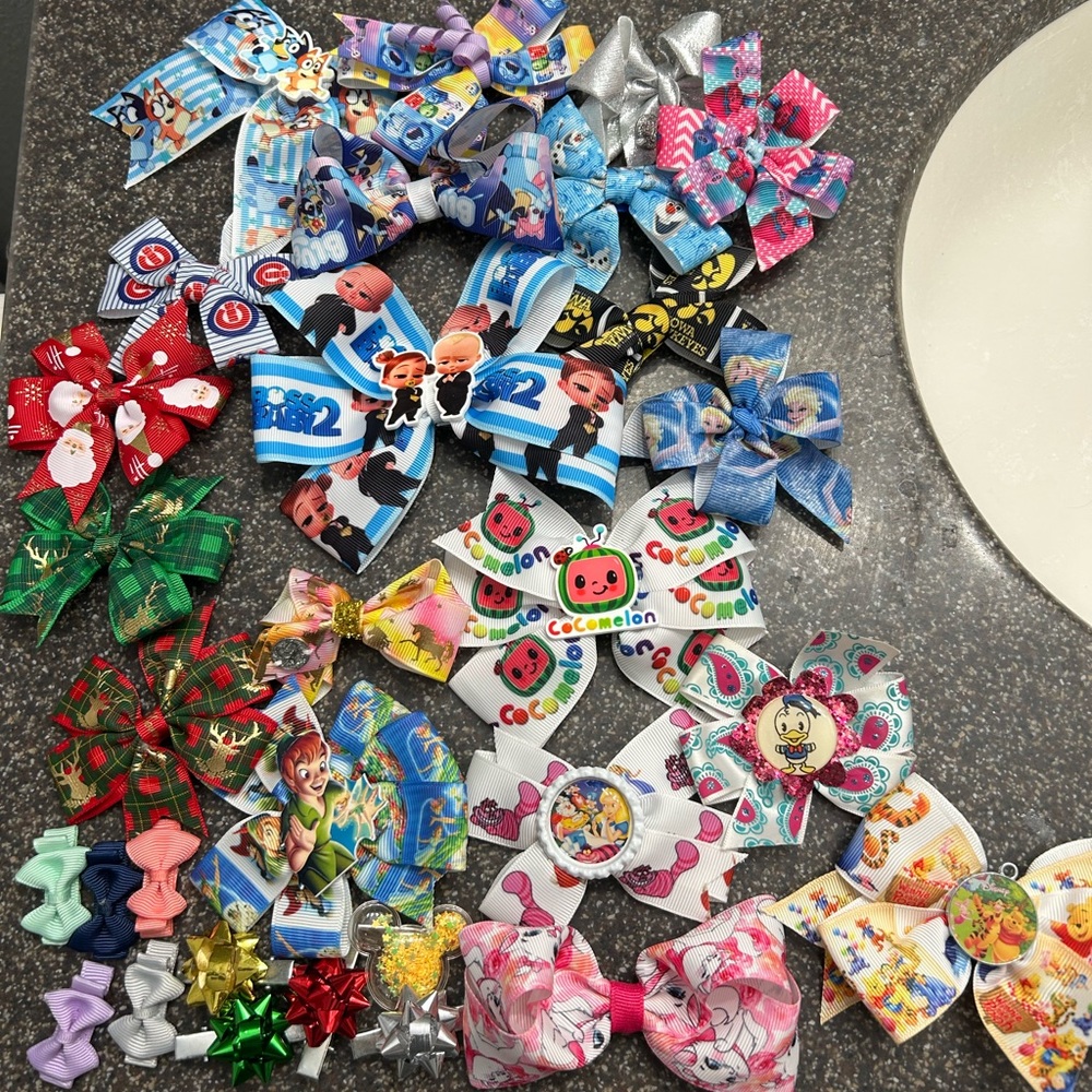 Girls hair bows lot